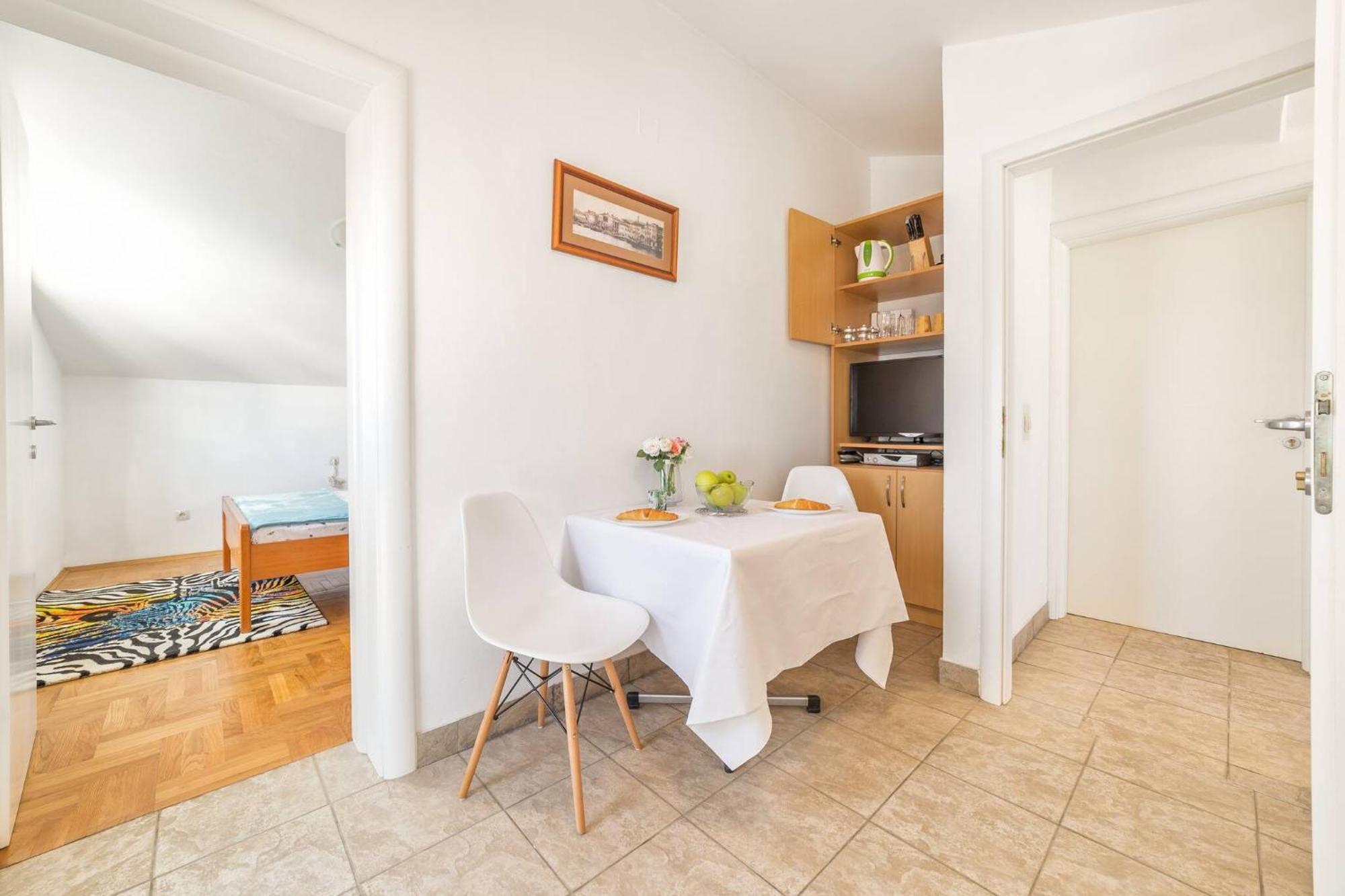 Nikol Apartment Vodice Exterior photo